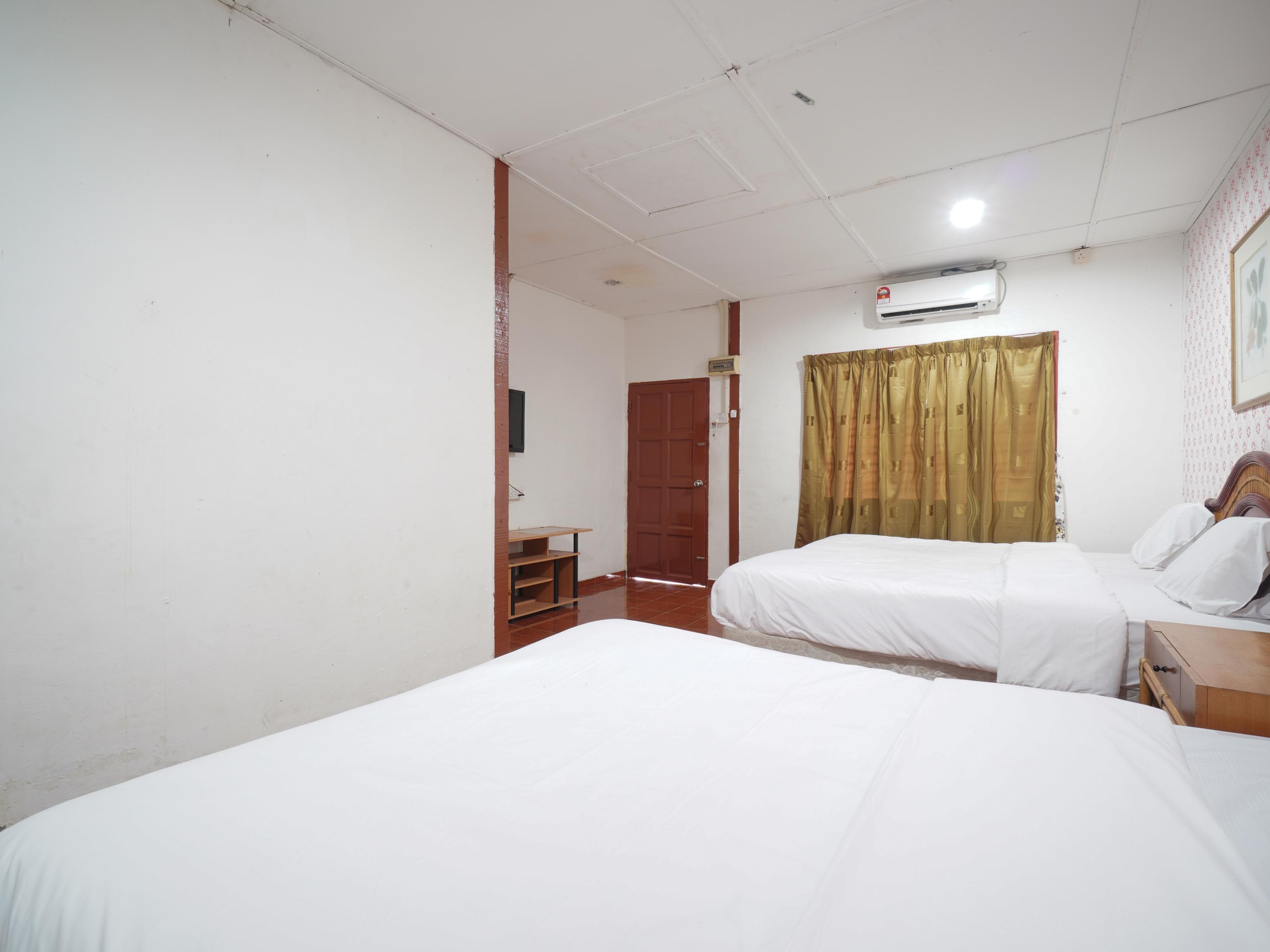 Oyo 89646 Panvill Resort Кампунг Телук Нипа Екстериор снимка